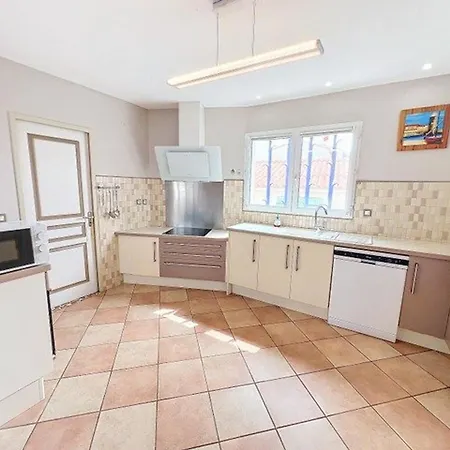 Maison Pres De La Plage, Climatisee, Terrasse, Parking - Fr-1-529-296