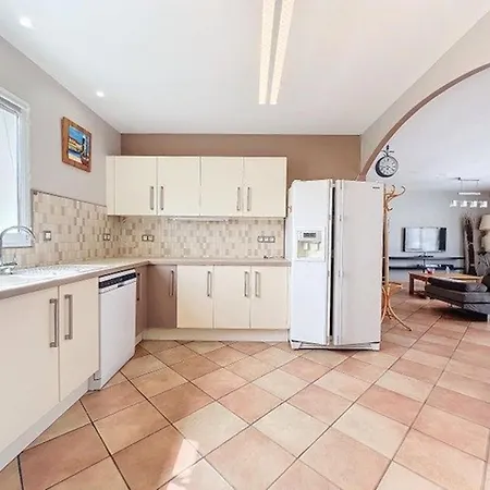 Maison Pres De La Plage, Climatisee, Terrasse, Parking - Fr-1-529-296 *